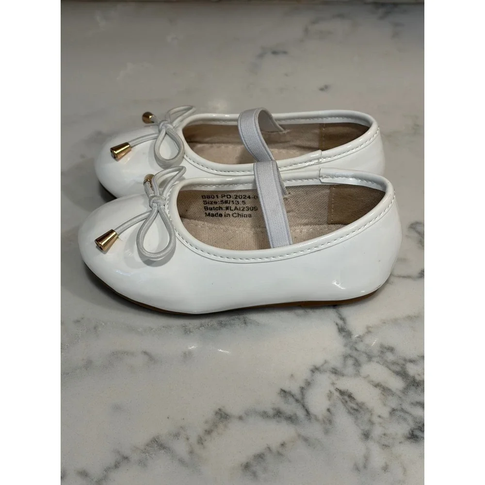 Felix & Flora White Patent Leather Mary Jane Ballet Flats Kids Size 5 Bow Detail